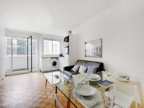 Bright 1 BDR 4 P with terrace Bastille